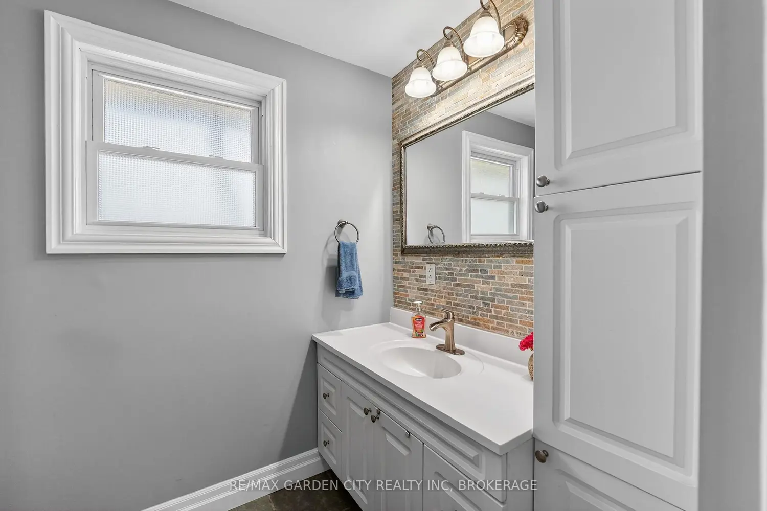 Additional image 8 of 725 Clare Avenue