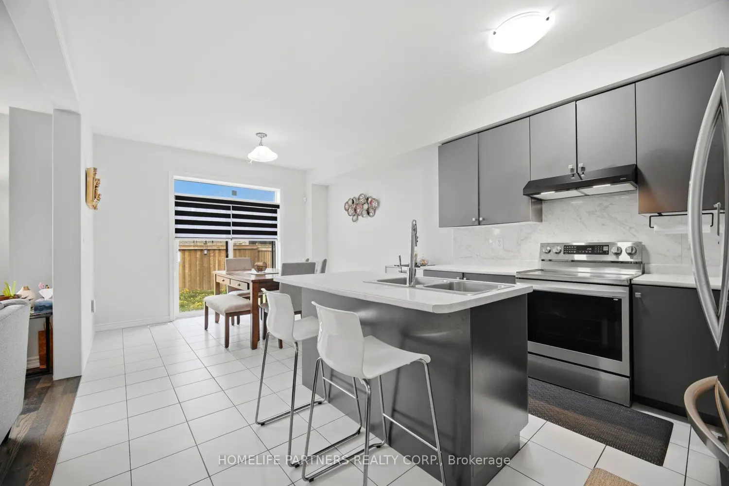 64 Lise Lane photo 4