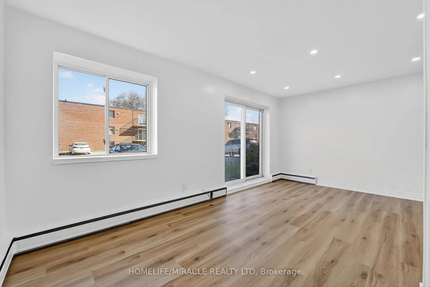 Additional image 3 of 456 Carlton Street 5