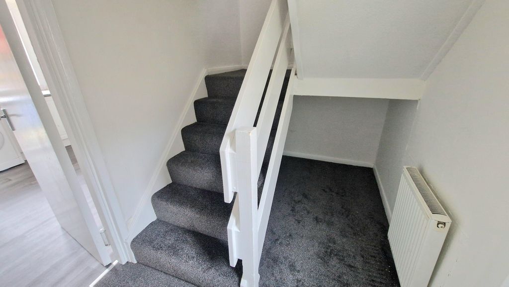 Additional image 6 of 4 bed town house to rentAvon Court, Falkirk FK1