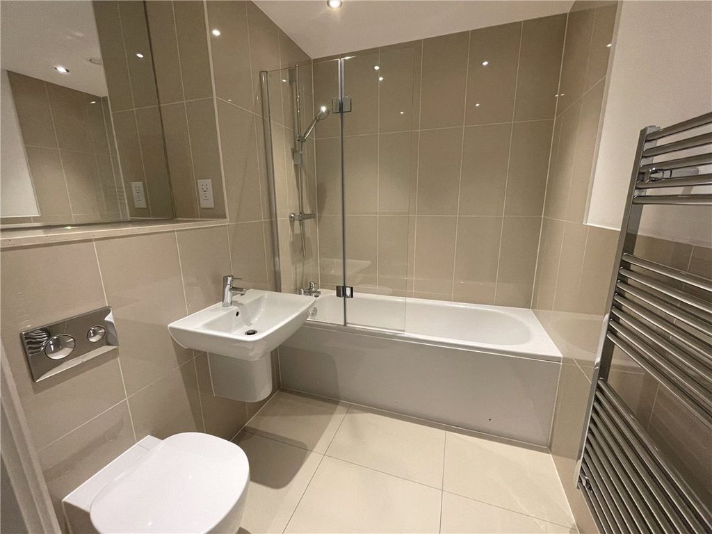 Additional image 6 of 2 bed flat to rentKingman Way, Newbury, Berkshire RG14
