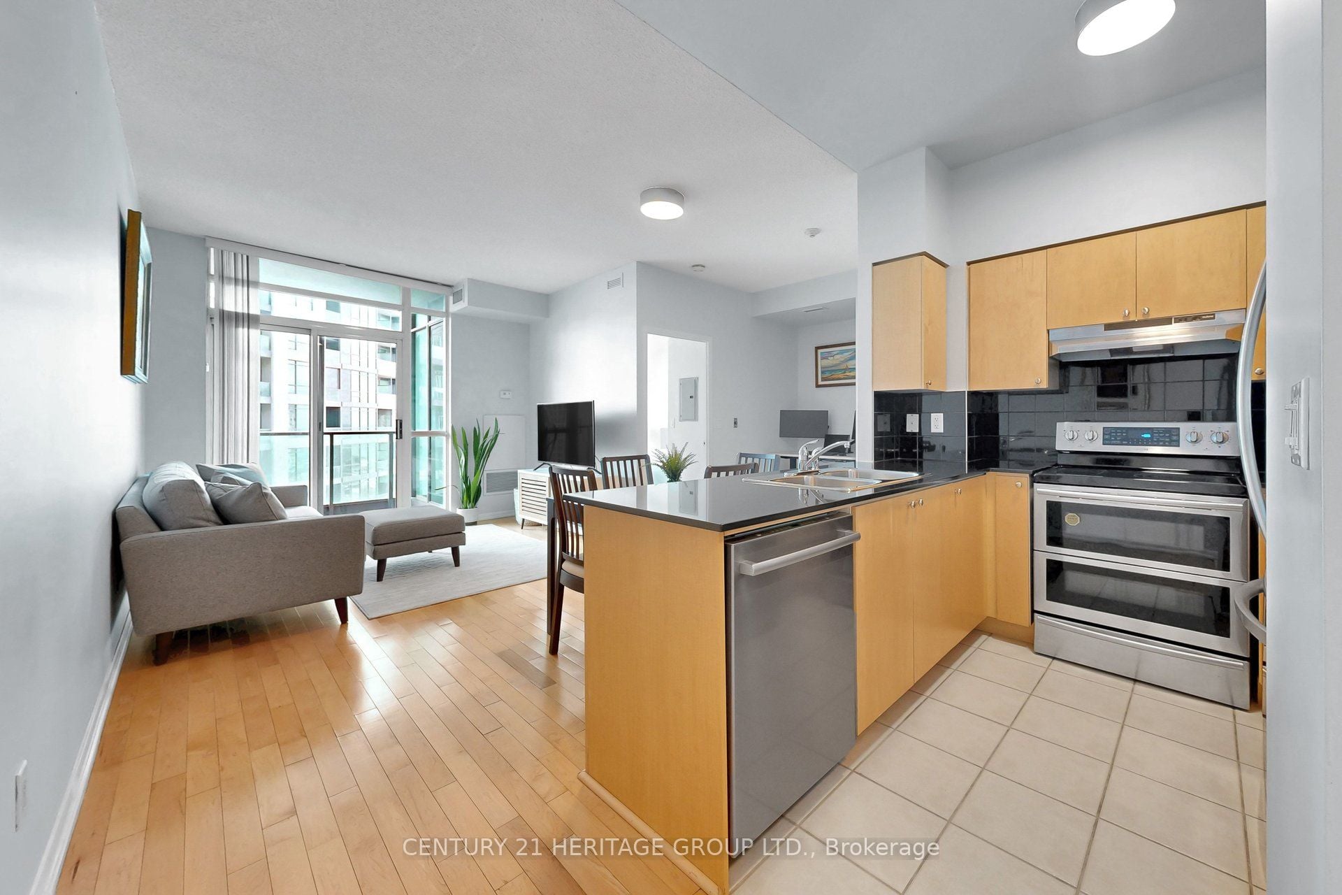 Additional image 2 of 2713-231 Fort York Boulevard, Toronto, ON, M5V 1B2