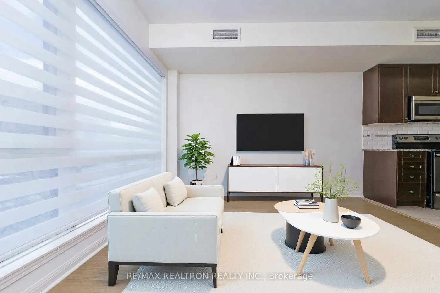 Additional image 8 of 639 Lawrence Avenue 206