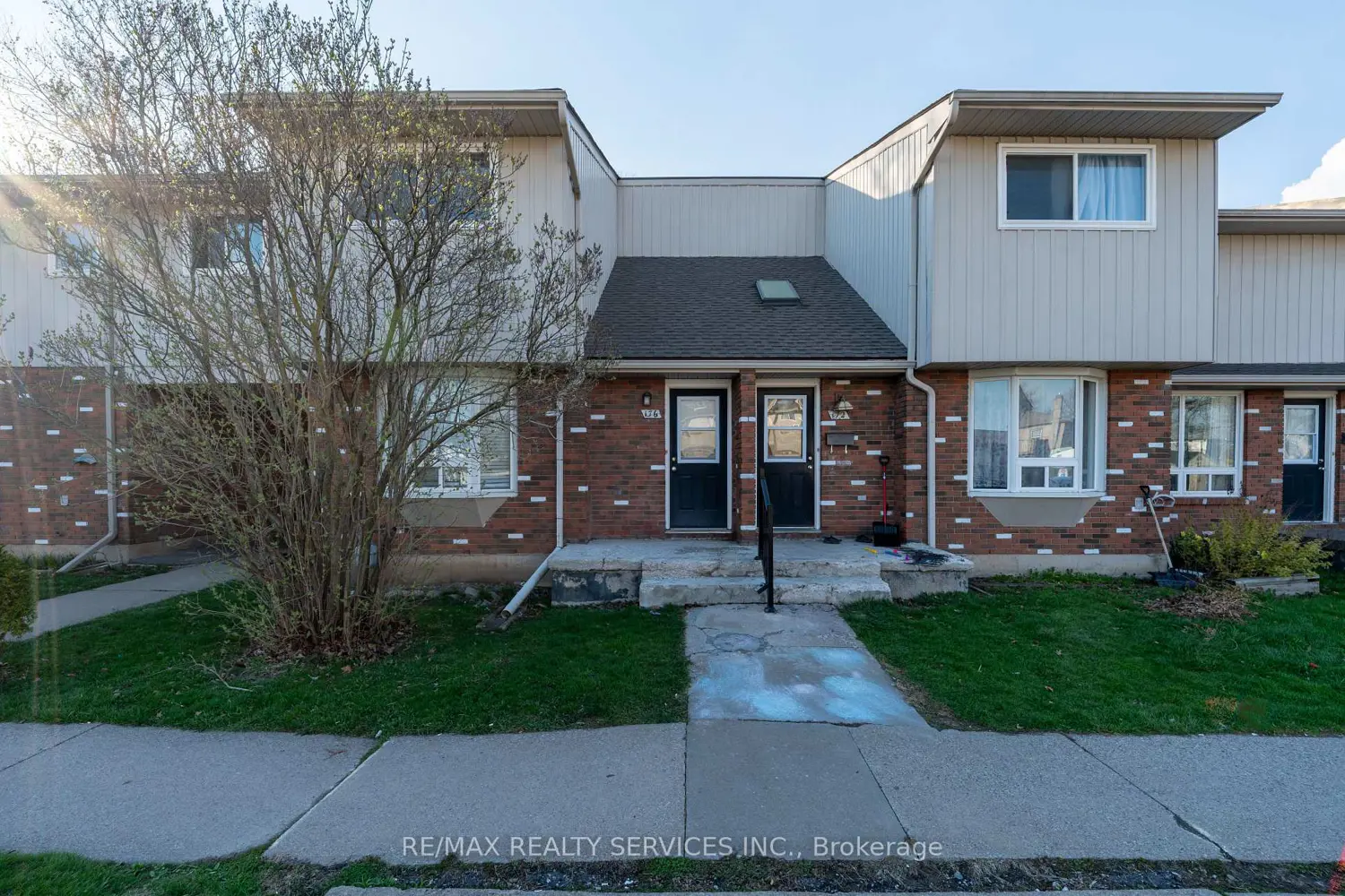 100 Brownleigh Avenue 176