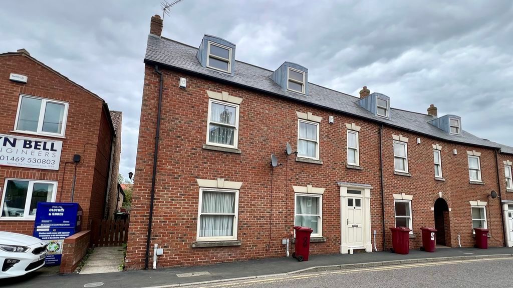 3 bed terraced house to rentThe Heights, Barton Lane, Barrow-Upon-Humber DN19