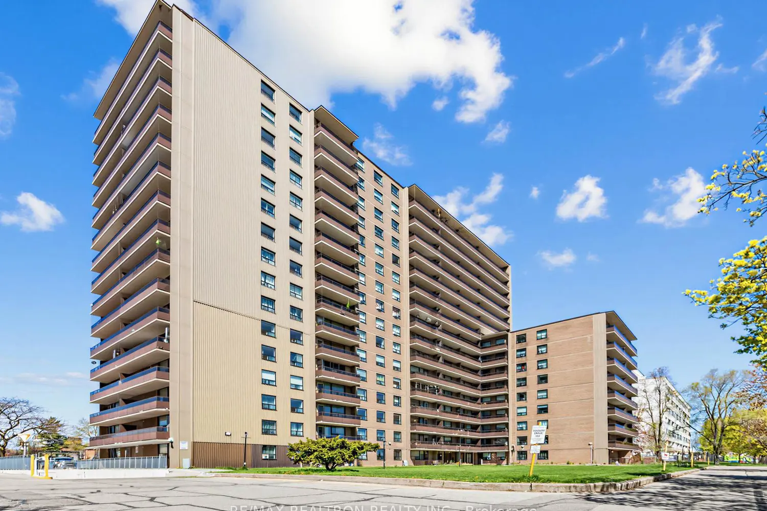 180 Markham Road 501