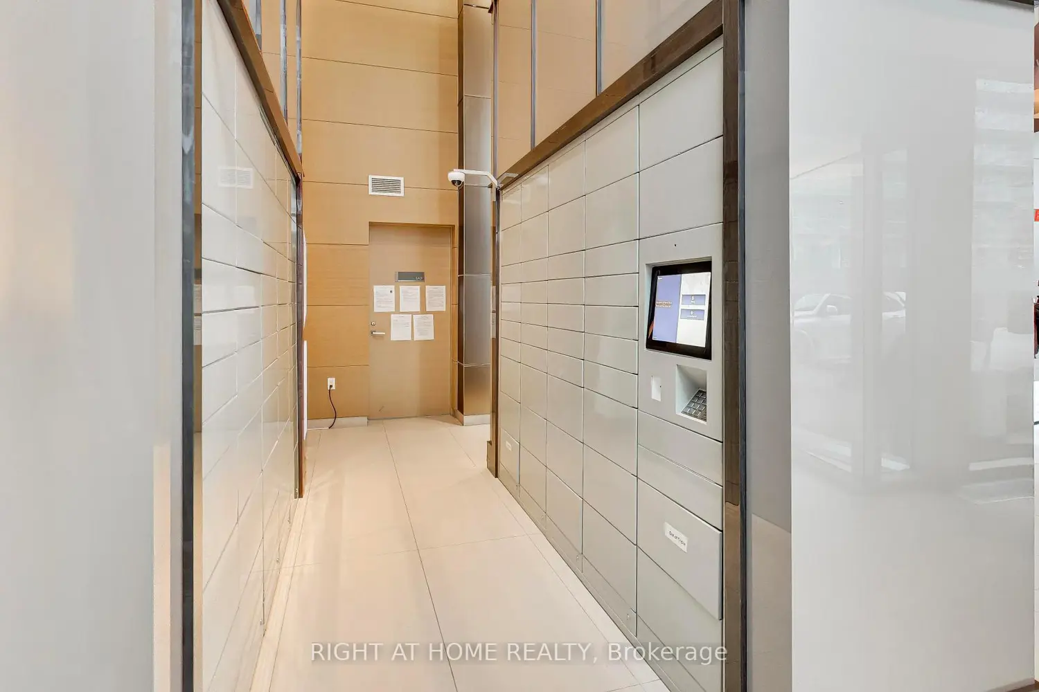 39 Queens Quay 918 photo 5