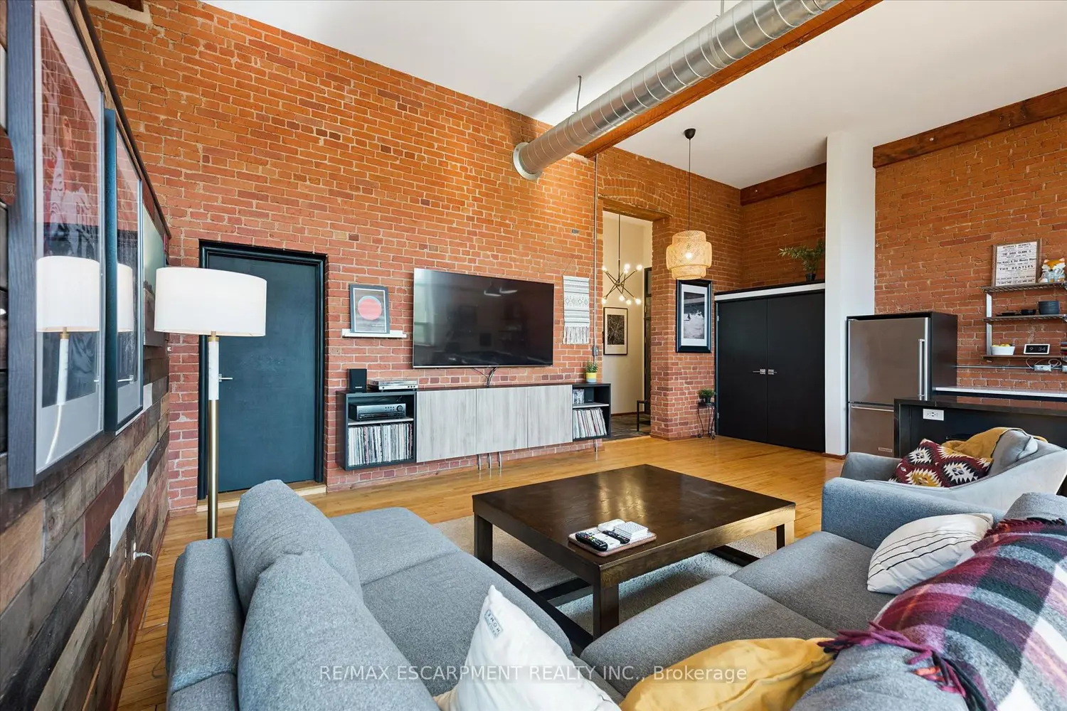 Additional image 5 of 357 Hunter Street 36