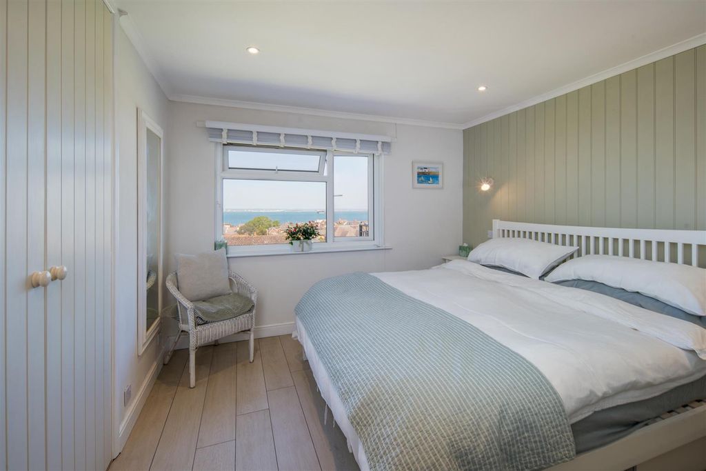 Additional image 6 of 3 bed flat for saleSeaview, Isle Of Wight PO34