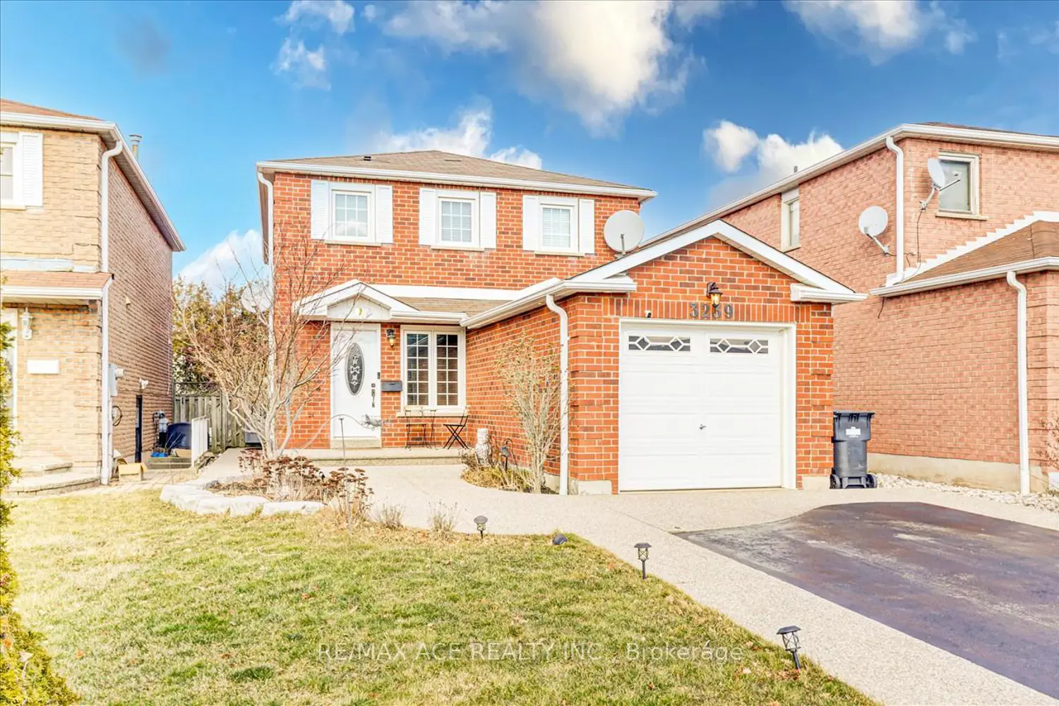 3239 Valcourt Crescent