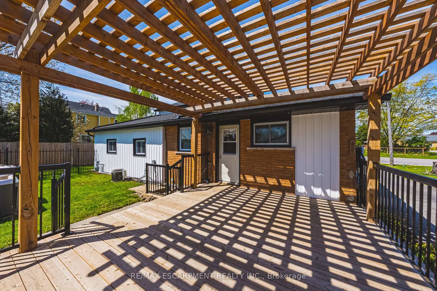 Additional image 9 of 3865 Victoria Avenue