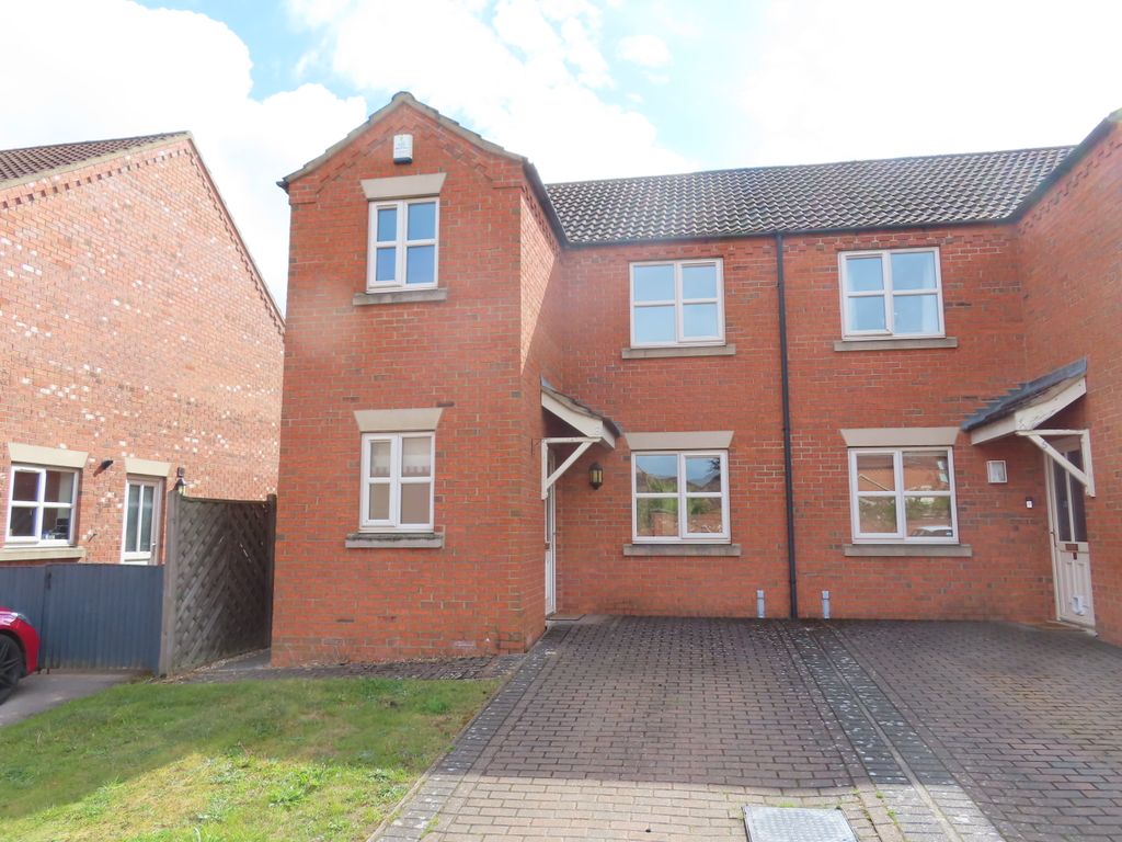 3 bed semi-detached house to rentCollege Lawns, Broughton DN20