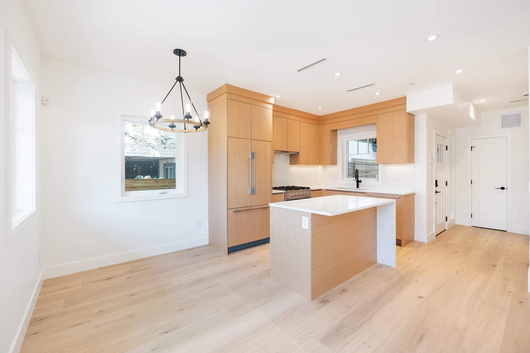 Additional image 6 of 265 6th Street W, North Vancouver, BC, V7M 1K7