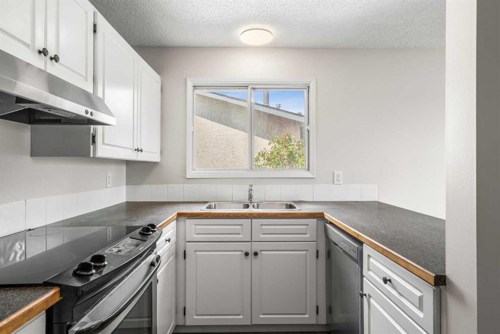 Additional image 5 of 124 Bergen Crescent NW, Calgary, AB, T3K1J8