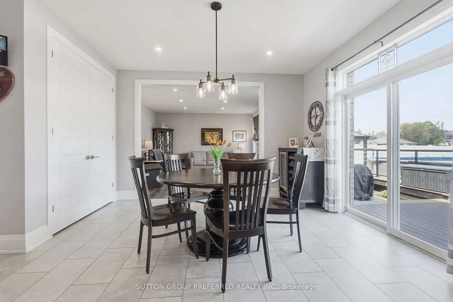 215 Leitch Street photo 3