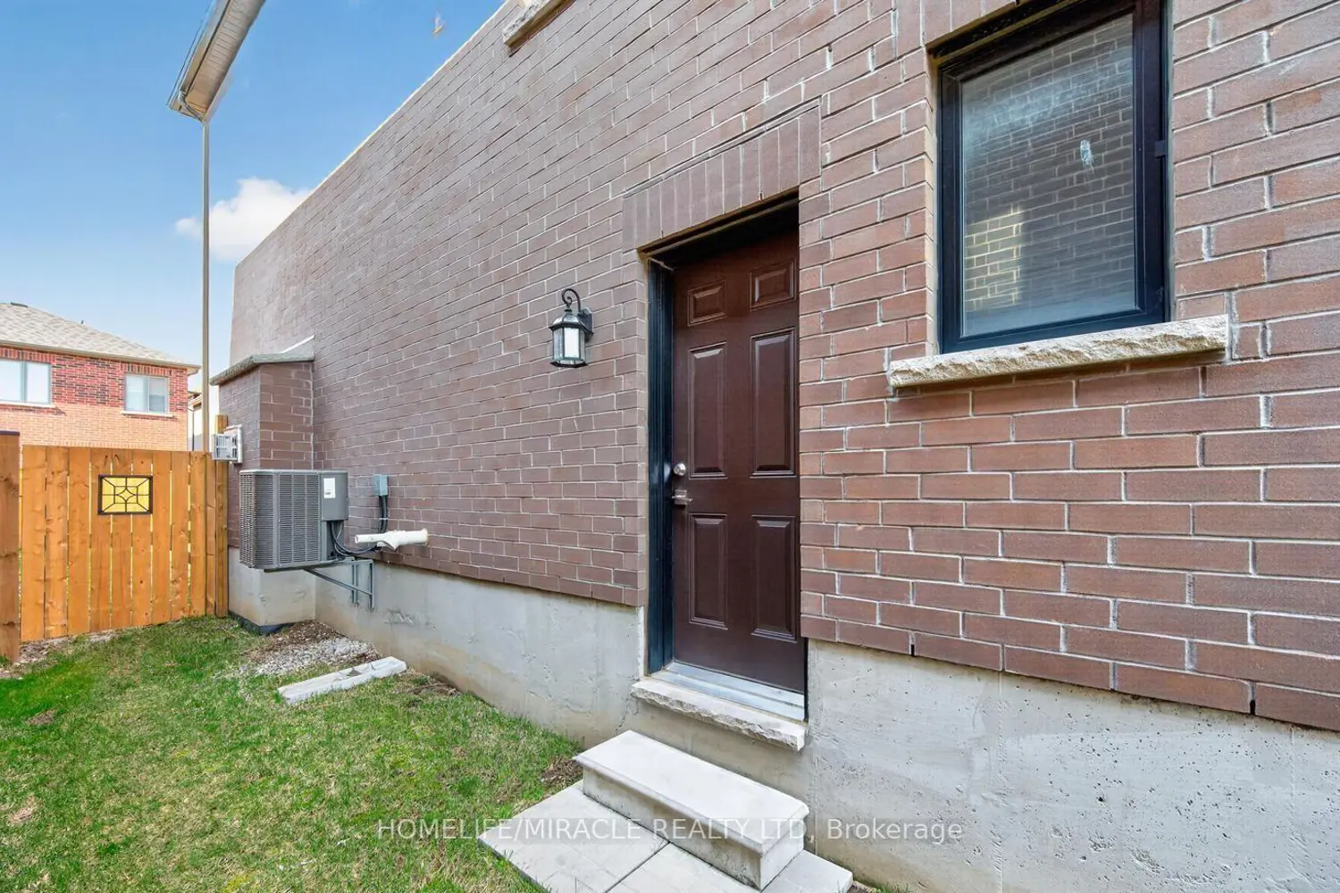 Additional image 20 of 1032 Edinburgh Drive