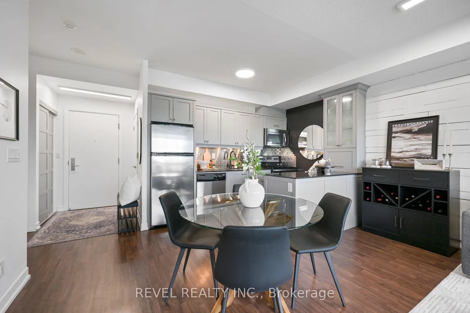 5101 Dundas Street 801 photo 4