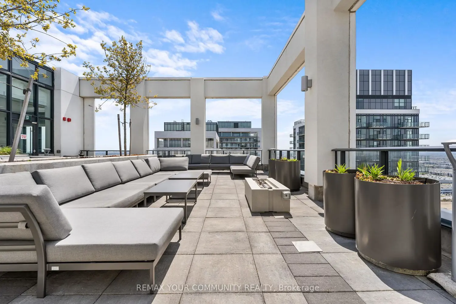 Additional image 15 of 9000 Jane Street 429