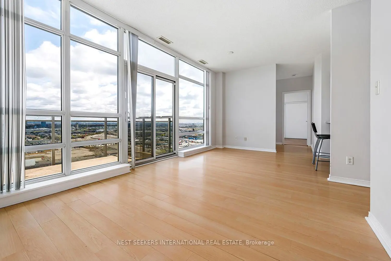 215 Queen Street 2309