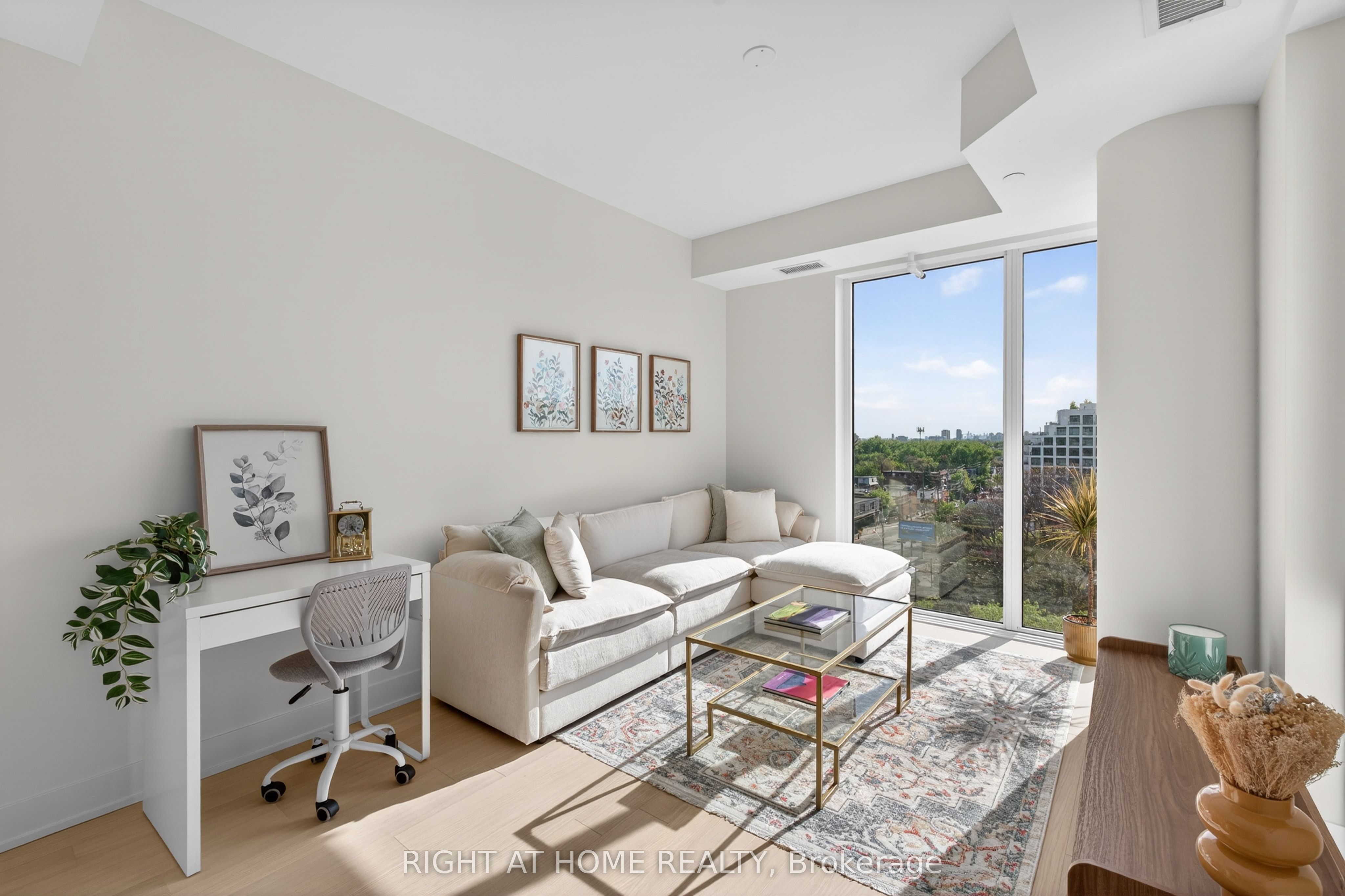 806-322 Dupont Street, Toronto, ON, M5R 0E3