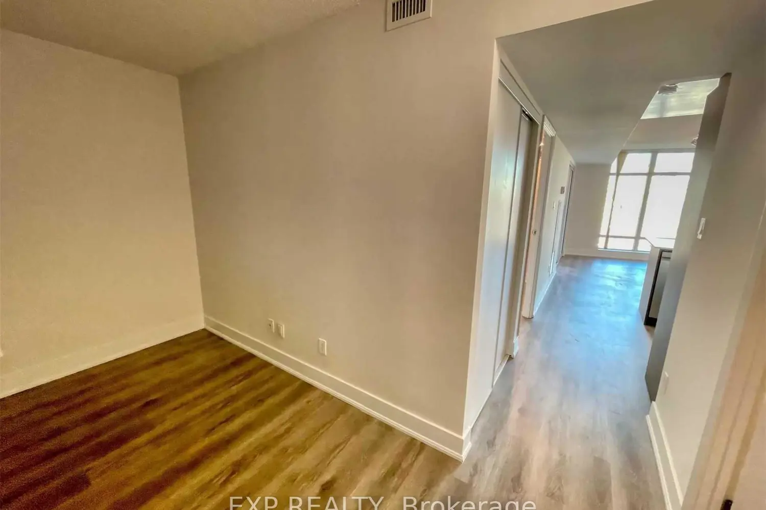 Additional image 4 of 650 Queens Quay 306