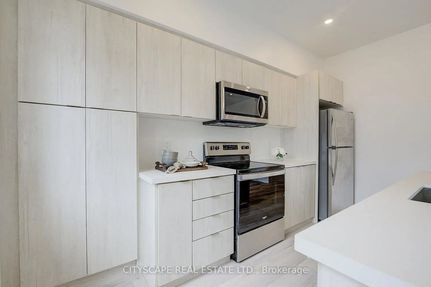 Additional image 6 of 416 Dundas Street 13