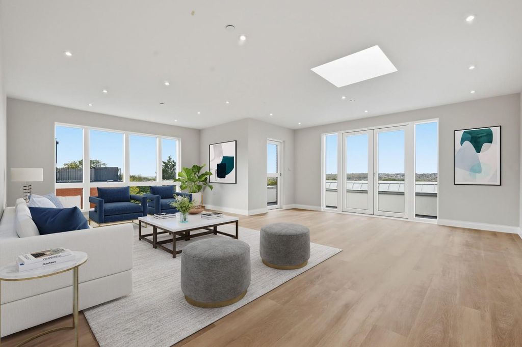 Additional image 3 of 2 bed flat for saleHigh Road, Chigwell IG7