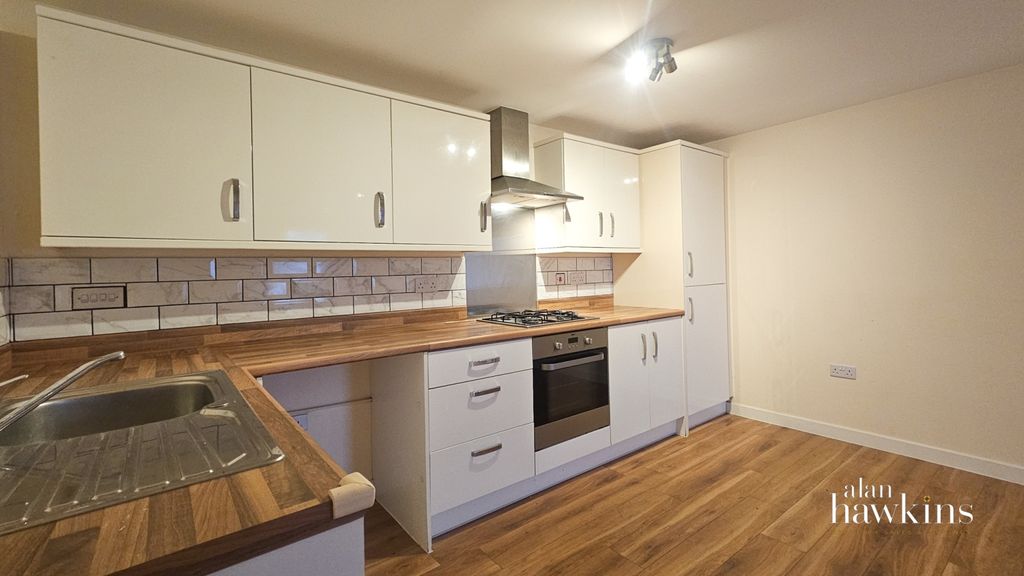 Additional image 2 of 2 bed flat to rentCloatley Crescent, Royal Wootton Bassett SN4