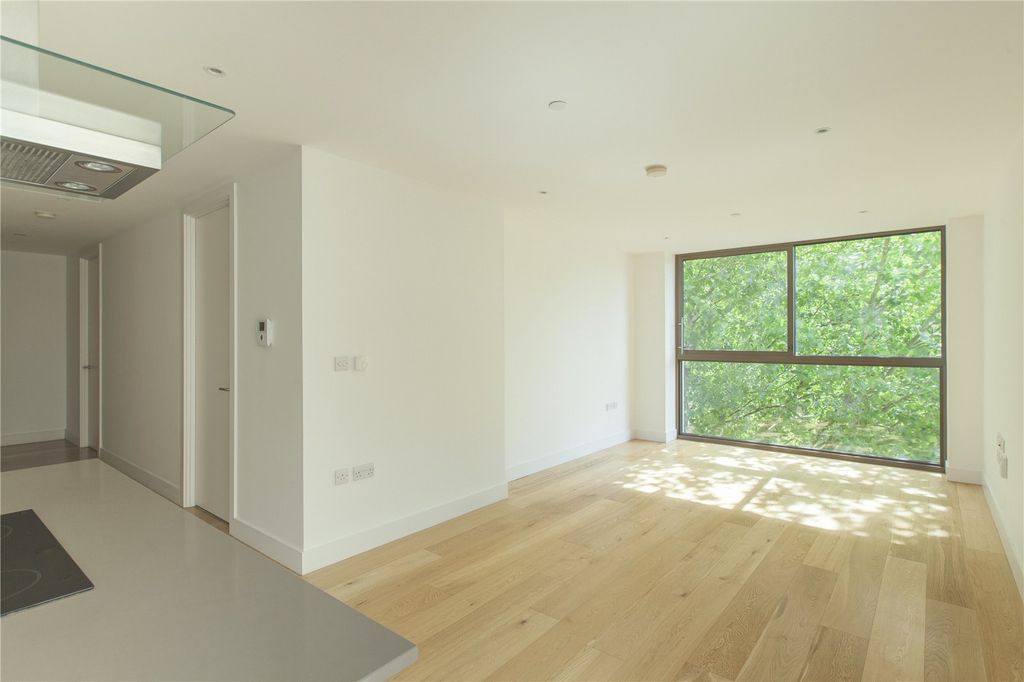 Additional image 3 of 2 bed flat to rentParkside Place, Parkside, Cambridge CB1