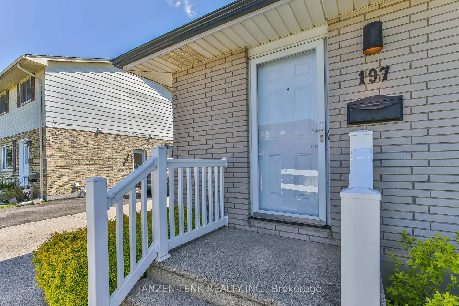 197 Highview Drive photo 2