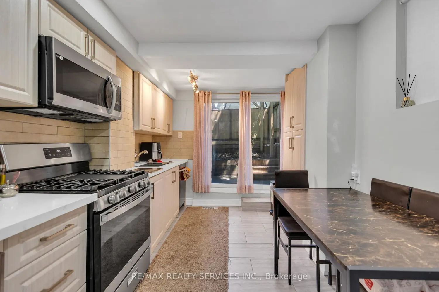827 Craven Road photo 5