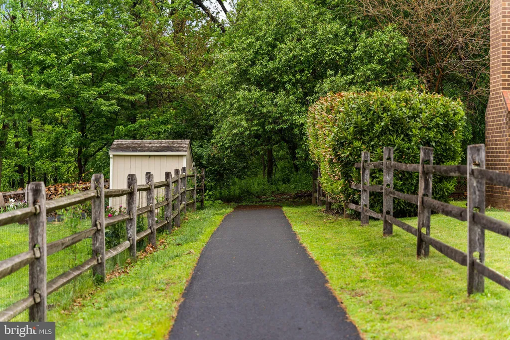 Additional image 55 of 10028 Dellcastle Rd, Gaithersburg, MD 20886