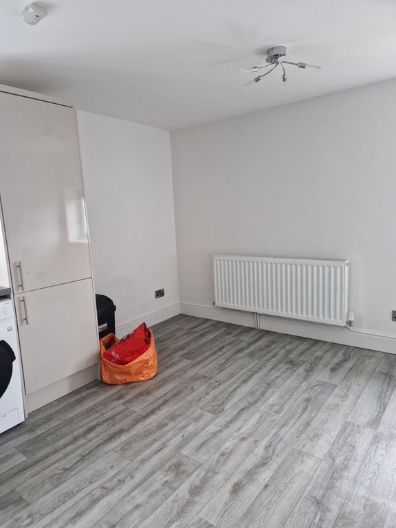 Additional image 8 of 1 bed flat to rentMary Street, Porthcawl CF36