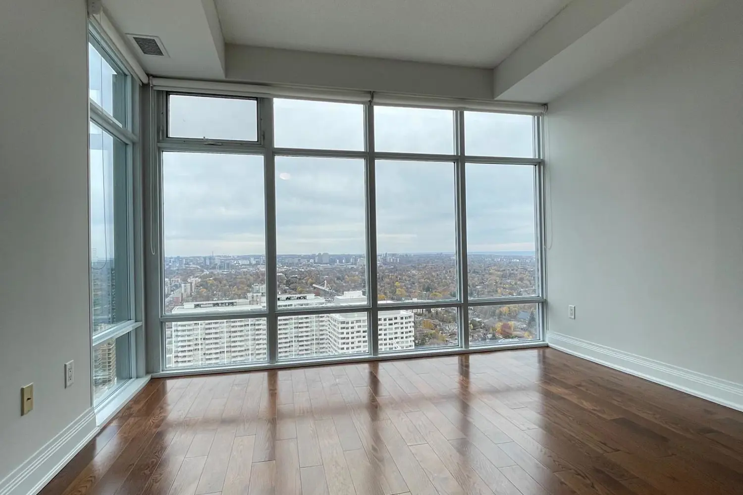 2191 Yonge Street 4211 photo 4