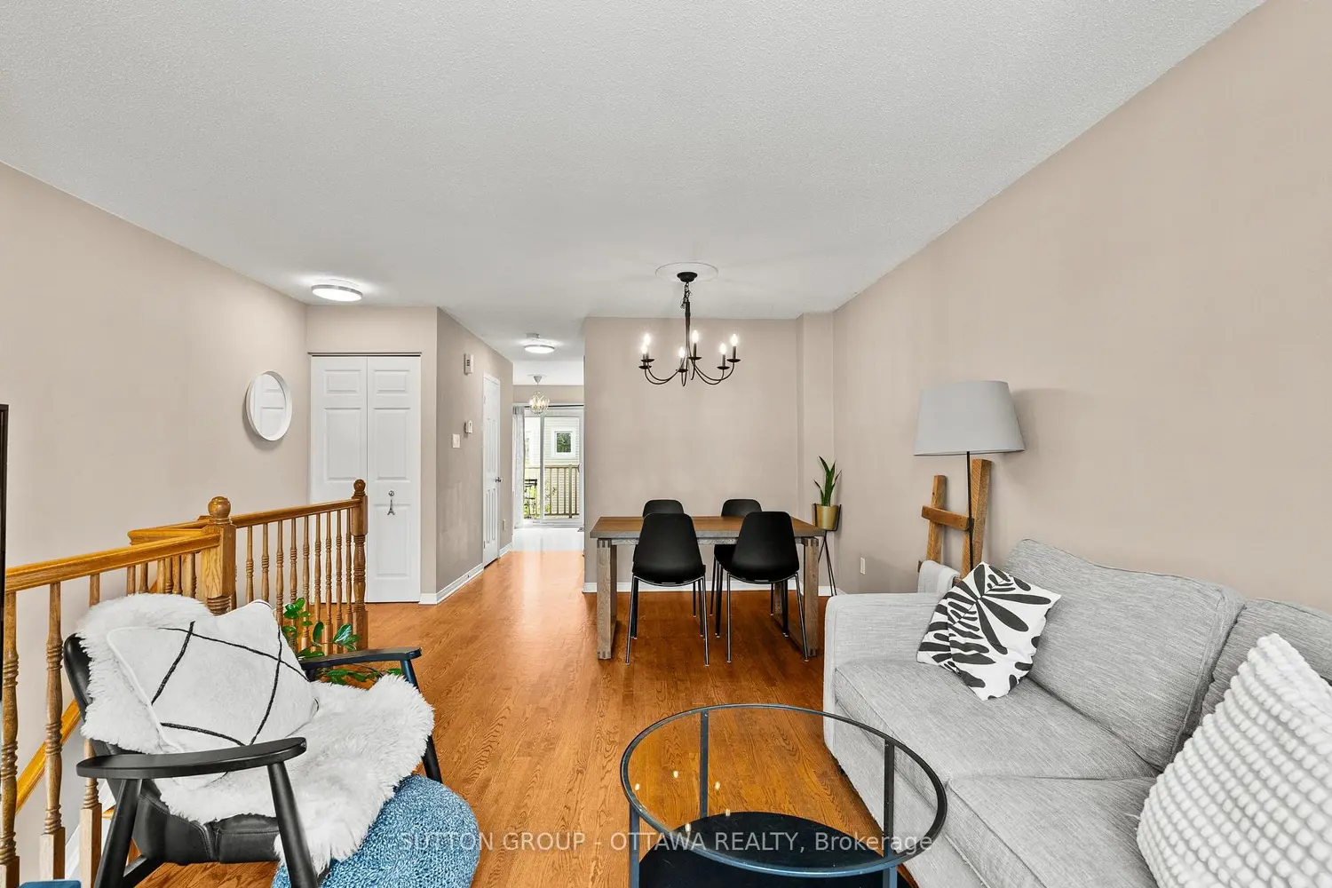 96 Manhattan Crescent photo 5