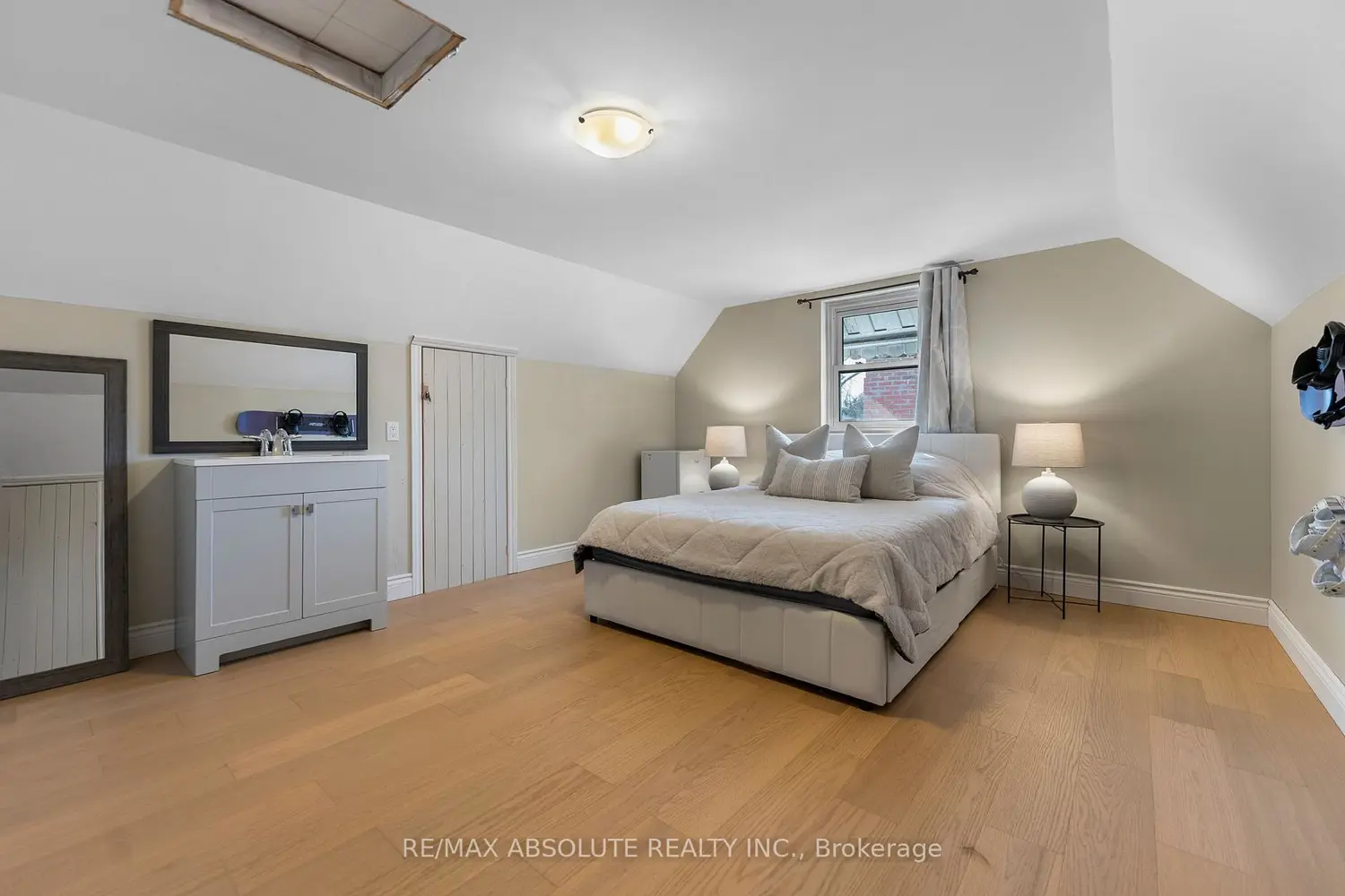 Additional image 13 of 61 Third Avenue