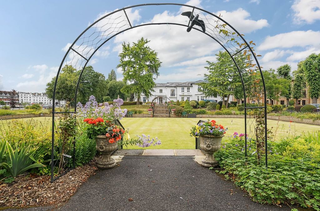 1 bed flat to rentWindrush, Thamesfield Village, Henley-On-Thames RG9