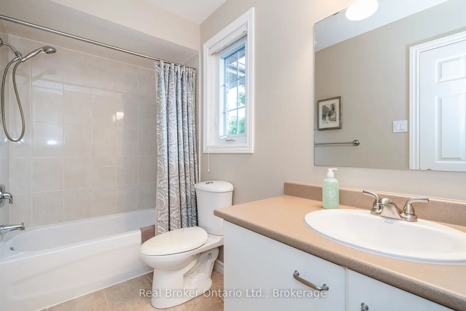 Additional image 15 of 167 Luckport Crescent