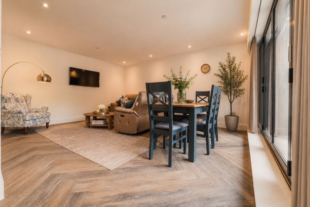 Additional image 4 of 2 bed flat to rentMuseum View, Park Place, City Centre CF10