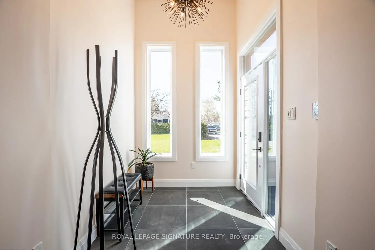 34 Champlain Crescent photo 2