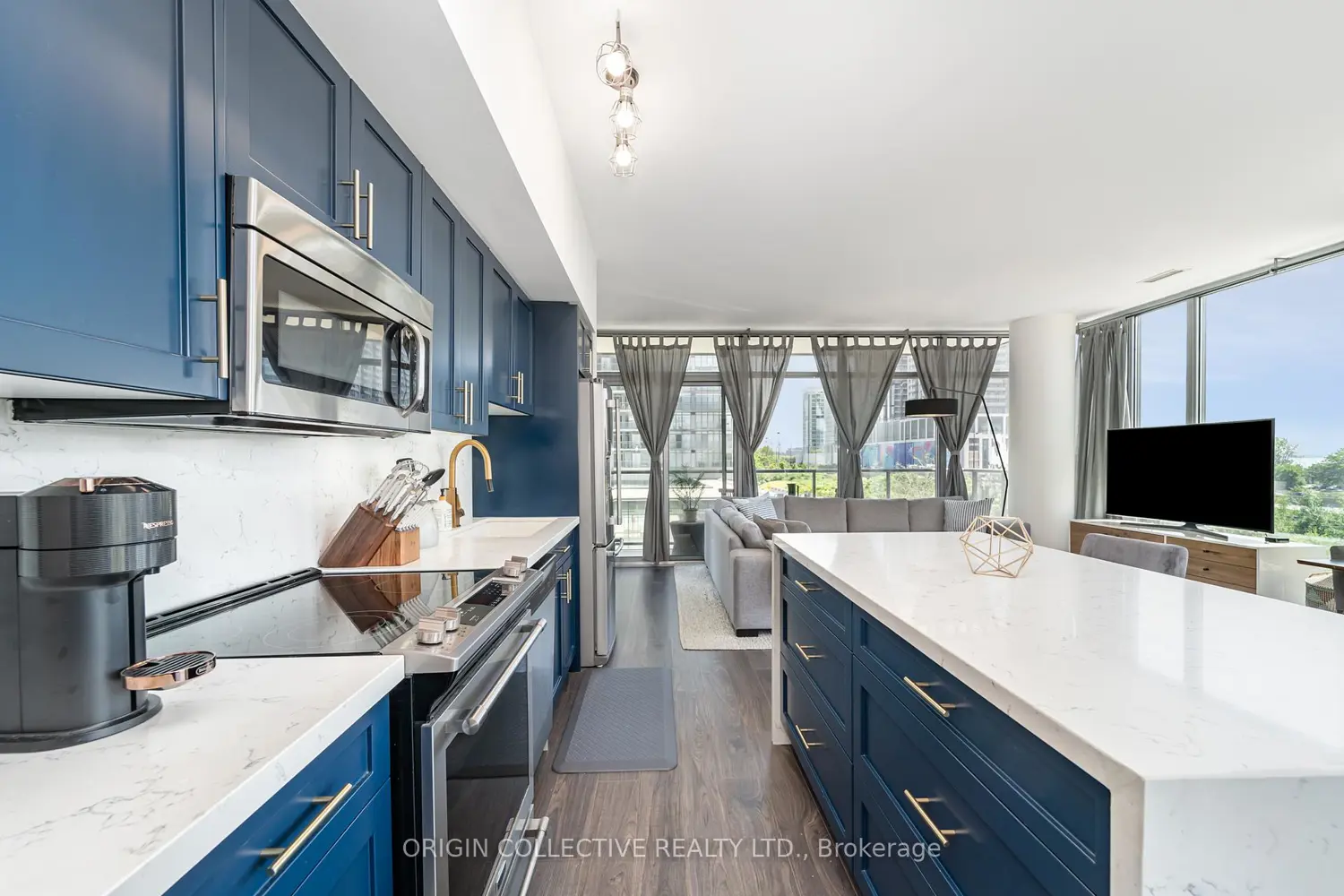105 The Queensway Avenue 302 photo 3