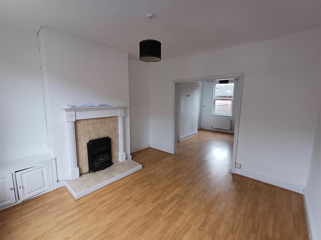 Additional image 2 of 2 bed terraced house to rentOxford Street, Wrexham LL13