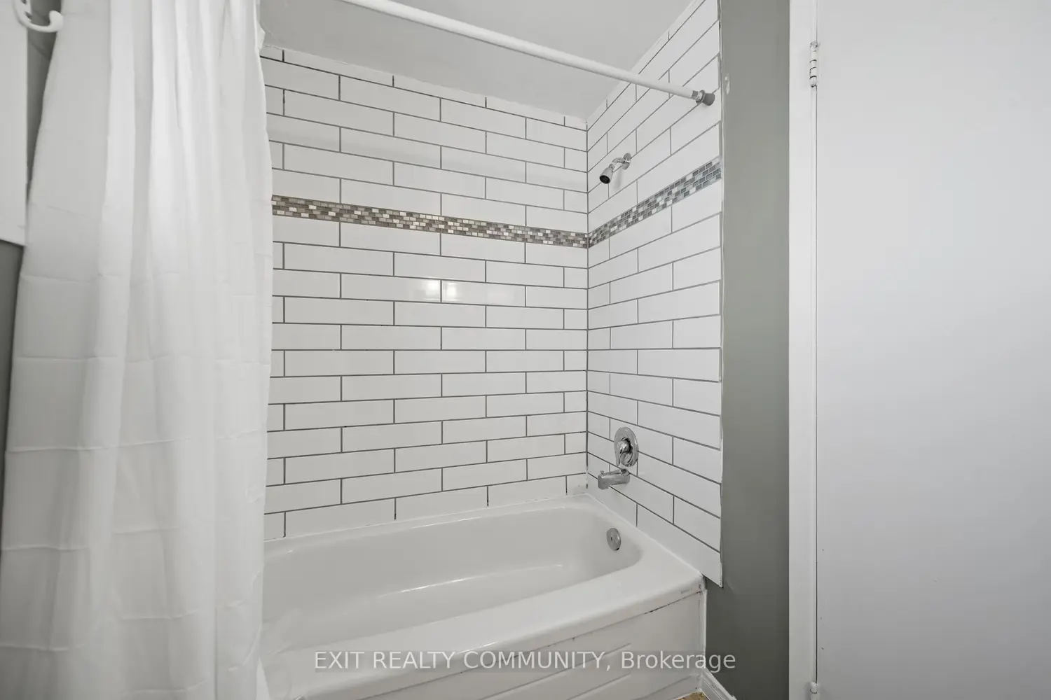 Additional image 7 of 595 Third Street 32