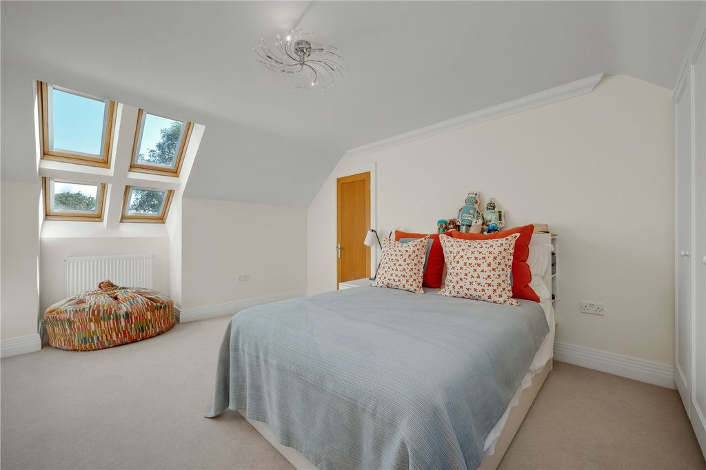 Additional image 17 of 7 bed detached house to rentChavey Down Road, Winkfield Row, Bracknell, Berkshire RG42