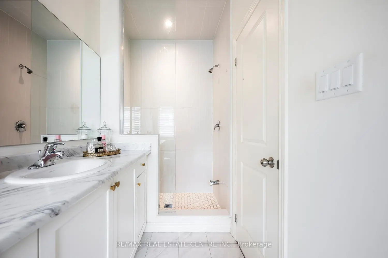 Additional image 9 of 106 Adventura Road