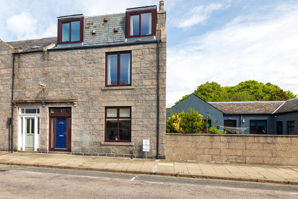 Additional image 8 of 5 bed semi-detached house to rentMile-End Place, Aberdeen AB15