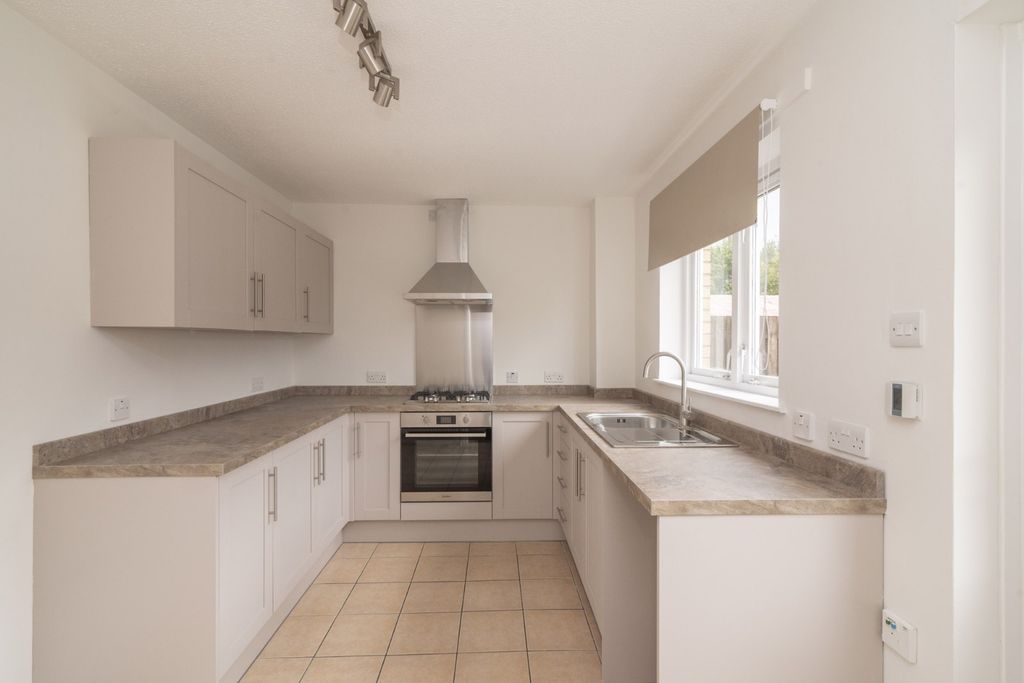 Additional image 2 of 3 bed detached house to rentVale Grove, Stirling FK9