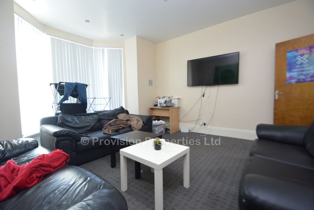 6 bed terraced house to rentEbor Place, Hyde Park, Leeds LS6