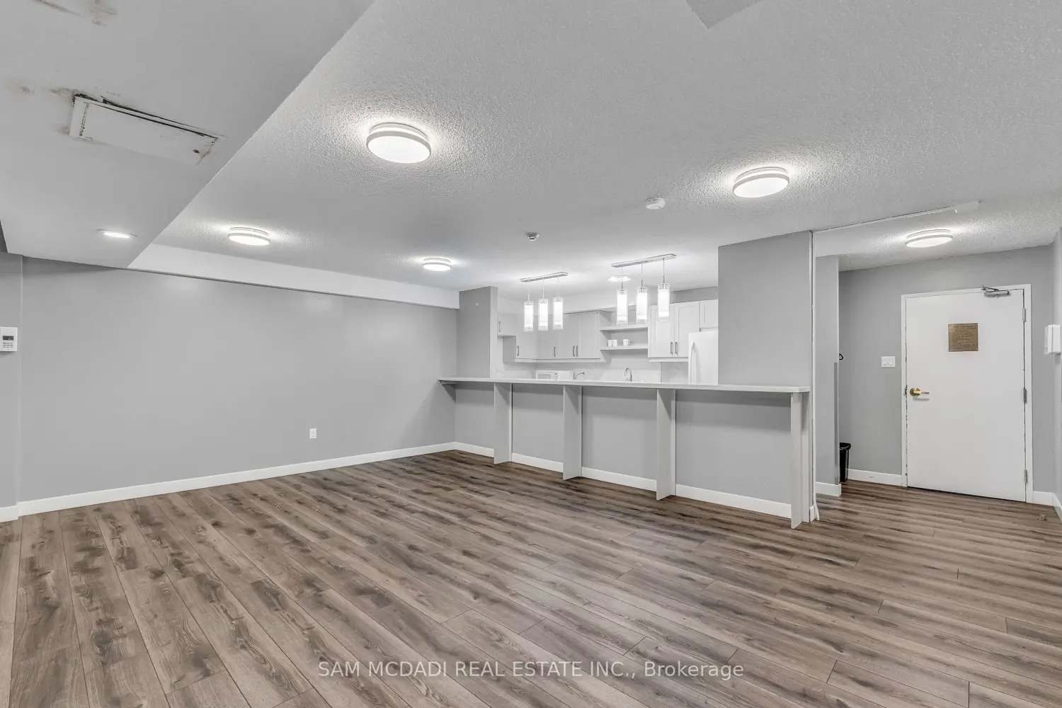 Additional image 14 of 3590 Kaneff Crescent 605