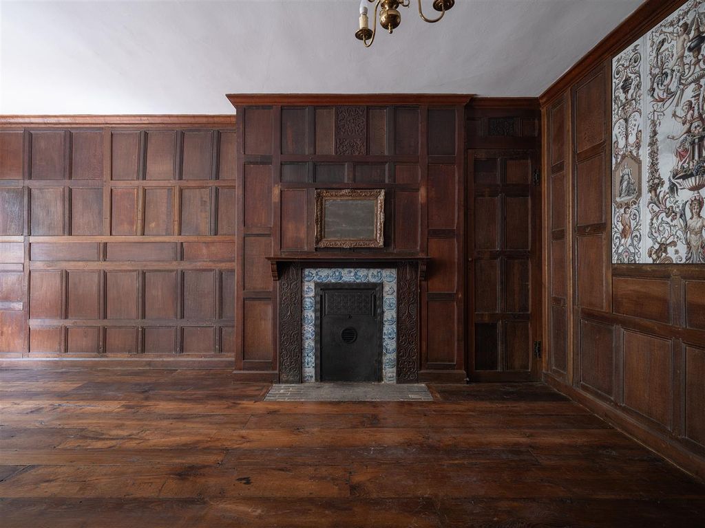 Additional image 3 of 5 bed property to rentDe Vaux Place, Salisbury SP1